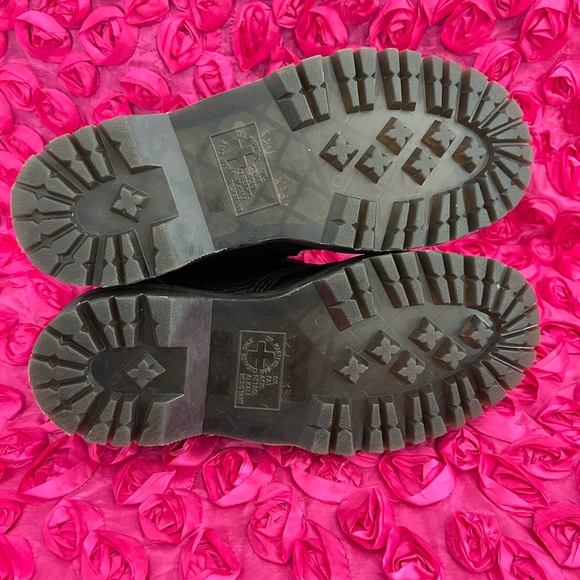 Dr. Martens Devon Flower boots 🖤 - Picture 7 of 7